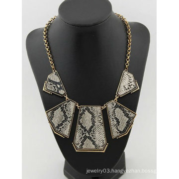 2013Fashion Necklace Jewelry Wholesale Chunky Necklace With Snake Pattern FN71